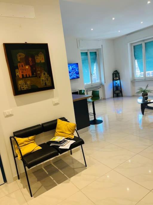 Orizzonte 5 Terre, Viale Italia 221 - Partenza Battelli 5 Terre La Spezia Bagian luar foto